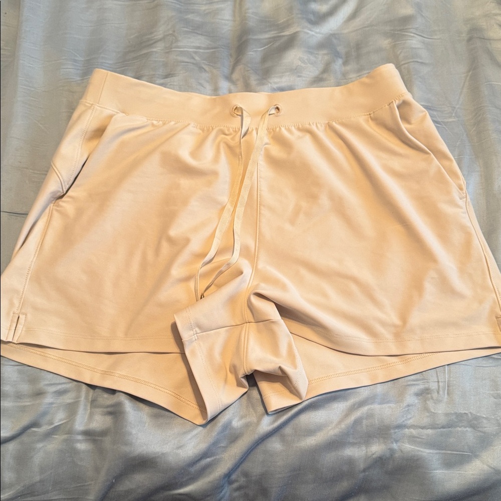 Old Navy Active high rise shorts